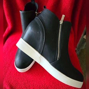 Journee Collection Penelope Wedge Sneakers